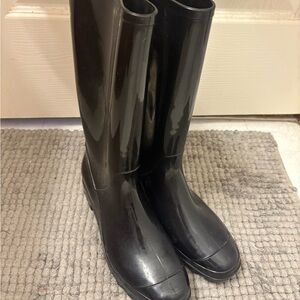 Black Rubber Rain Boots. Size 10/41